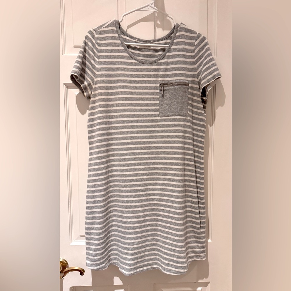 Michael Michael Kors Striped T-Shirt Dress – Gray & White – Size Medium